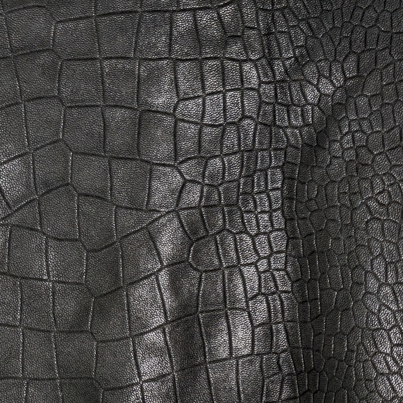 H&M Women's Leather Mini Flare Skirt Black Crocodile patterned Silver Zip Sz 6 - Picture 4 of 9